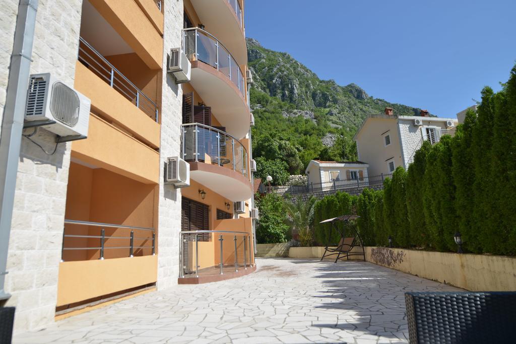 Apartments Villa Illyrik Рисан Экстерьер фото